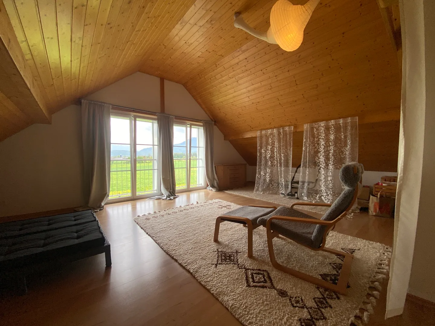 Maison individuelle spacieuse de 5,5 pièces avec belle vue à louer - Photo 4 sur 20