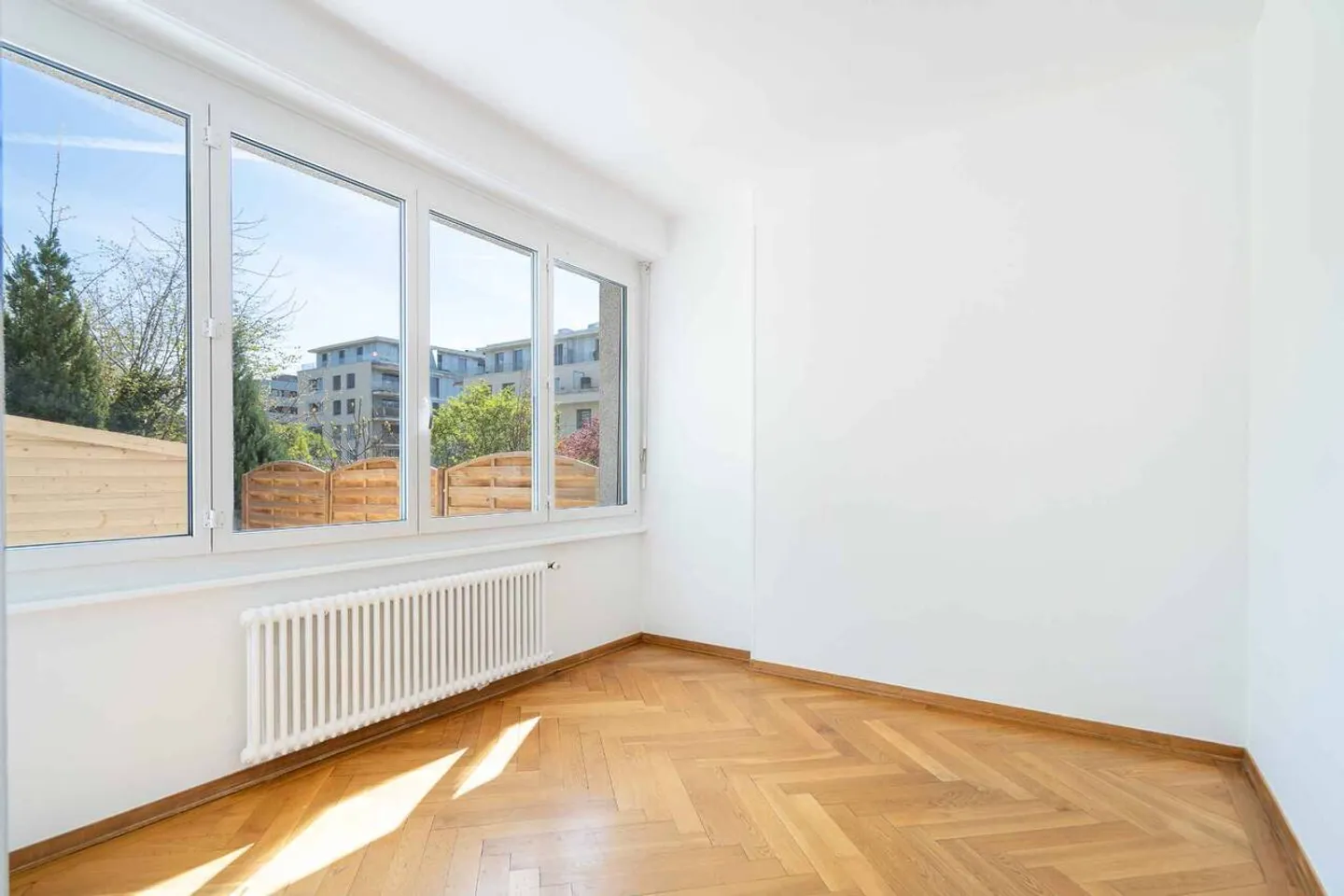 Studio rénové avec terrasse - Photo 6 sur 8