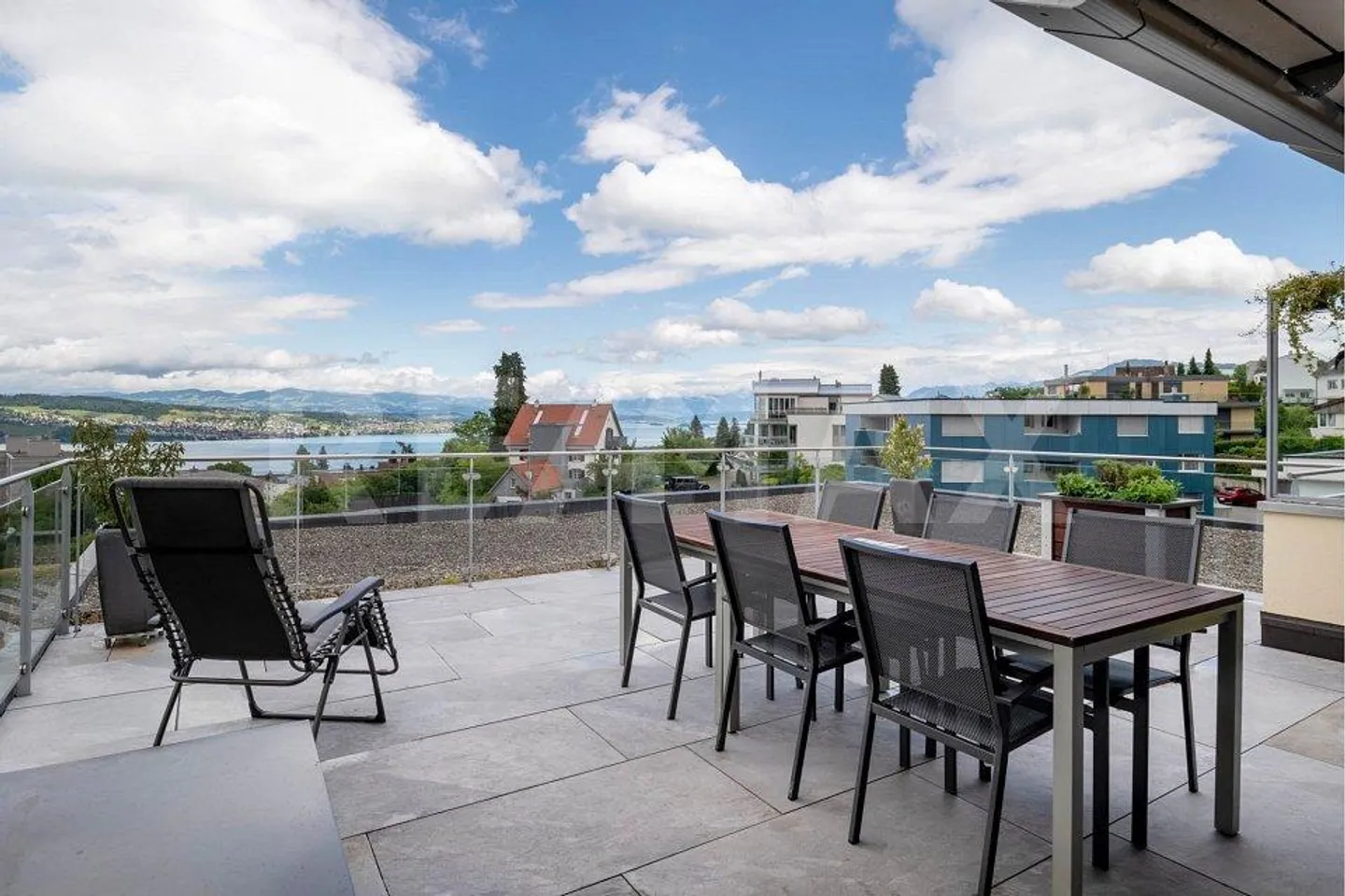 Maison de terrasse de 5,5 pièces bien entretenue avec vue sur le lac dégagée à W... - Photo 2 sur 13