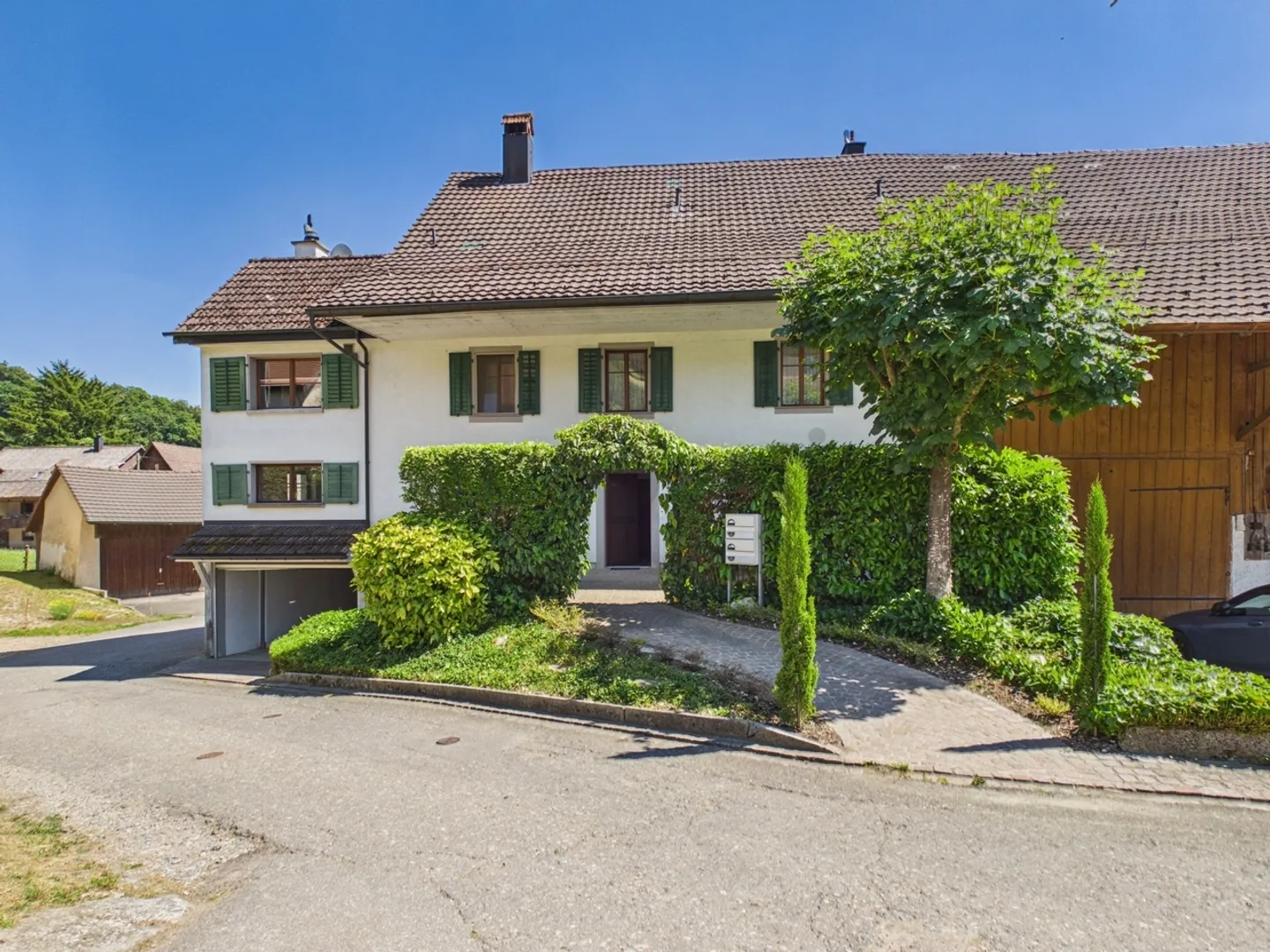 Historisches Bauernhaus mit zwei Wohneinheiten und vielseitigem Potenzial in Vogelsang (Lengnau AG) - Photo 1 sur 11