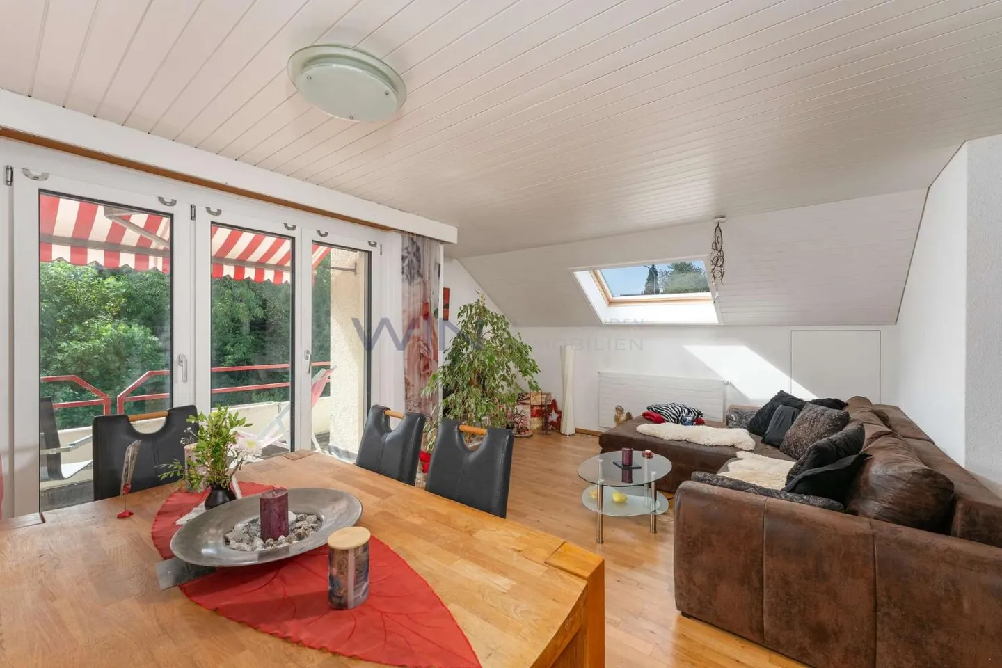 Charmante Wohnung mit Balkon - Foto 2 von 5