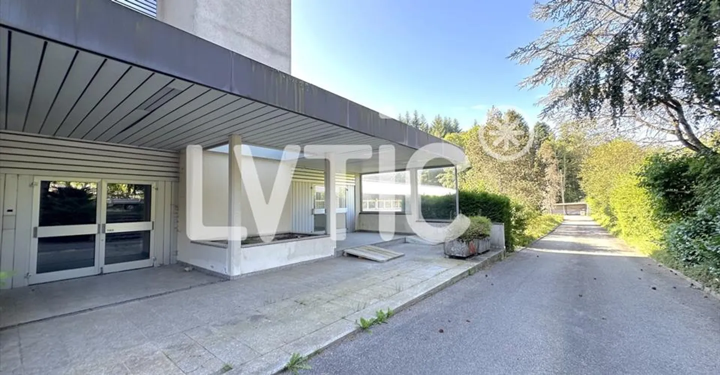 Immeuble mixte à louer - Photo 2 sur 10