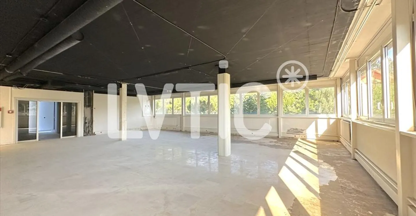 Immeuble mixte à louer - Photo 3 sur 10