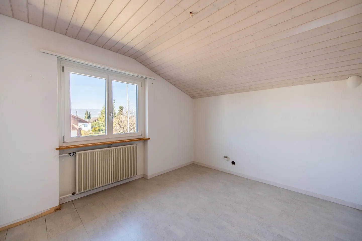 Vivere generosamente, progettare individualmente - Casa con 3 garage e idillio da giardino - Foto 13 di 34