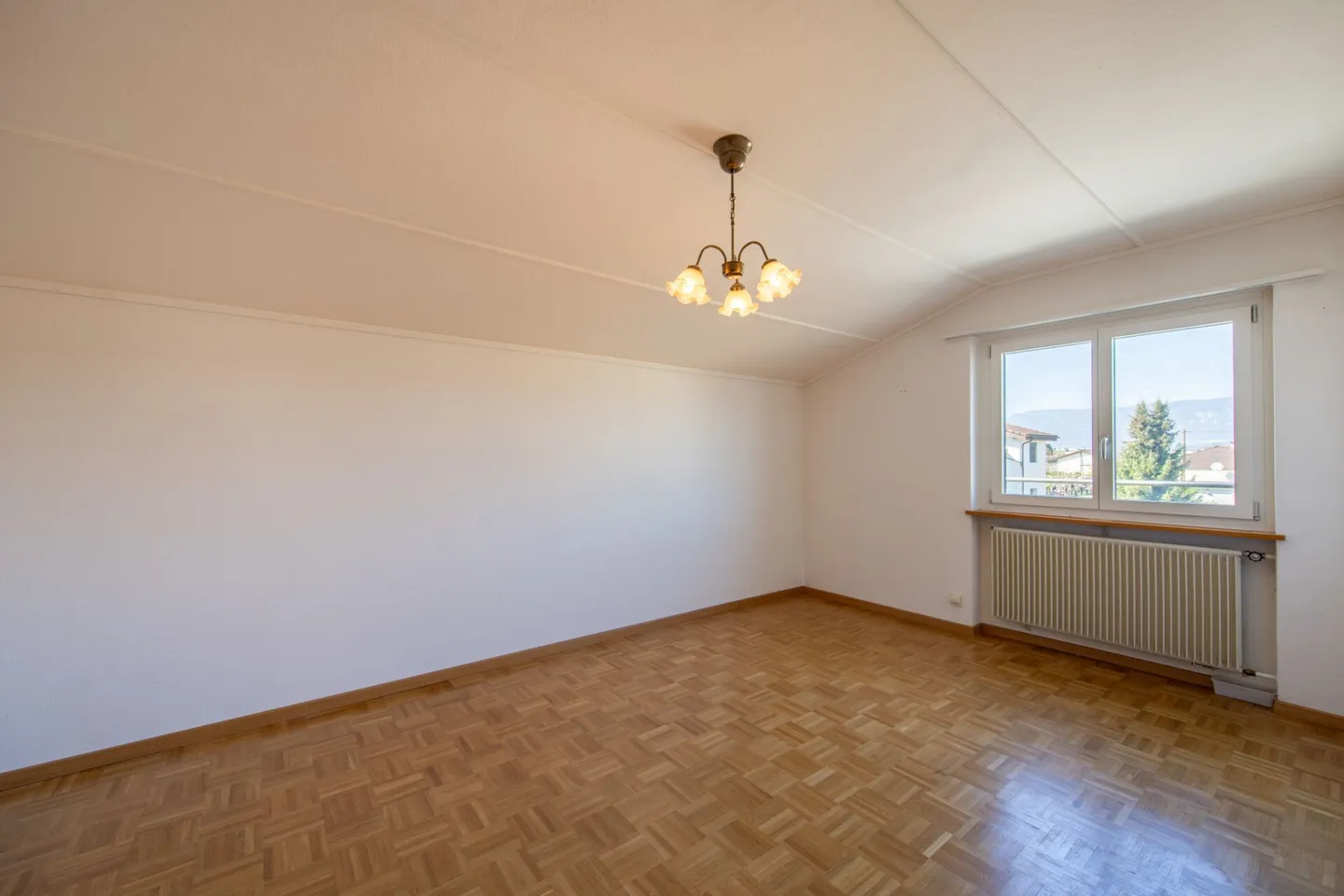 Vivere generosamente, progettare individualmente - Casa con 3 garage e idillio da giardino - Foto 12 di 34