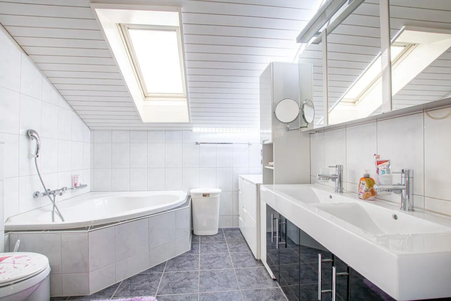 Helle 4.5-Zimmer Attique - Foto 8 von 10