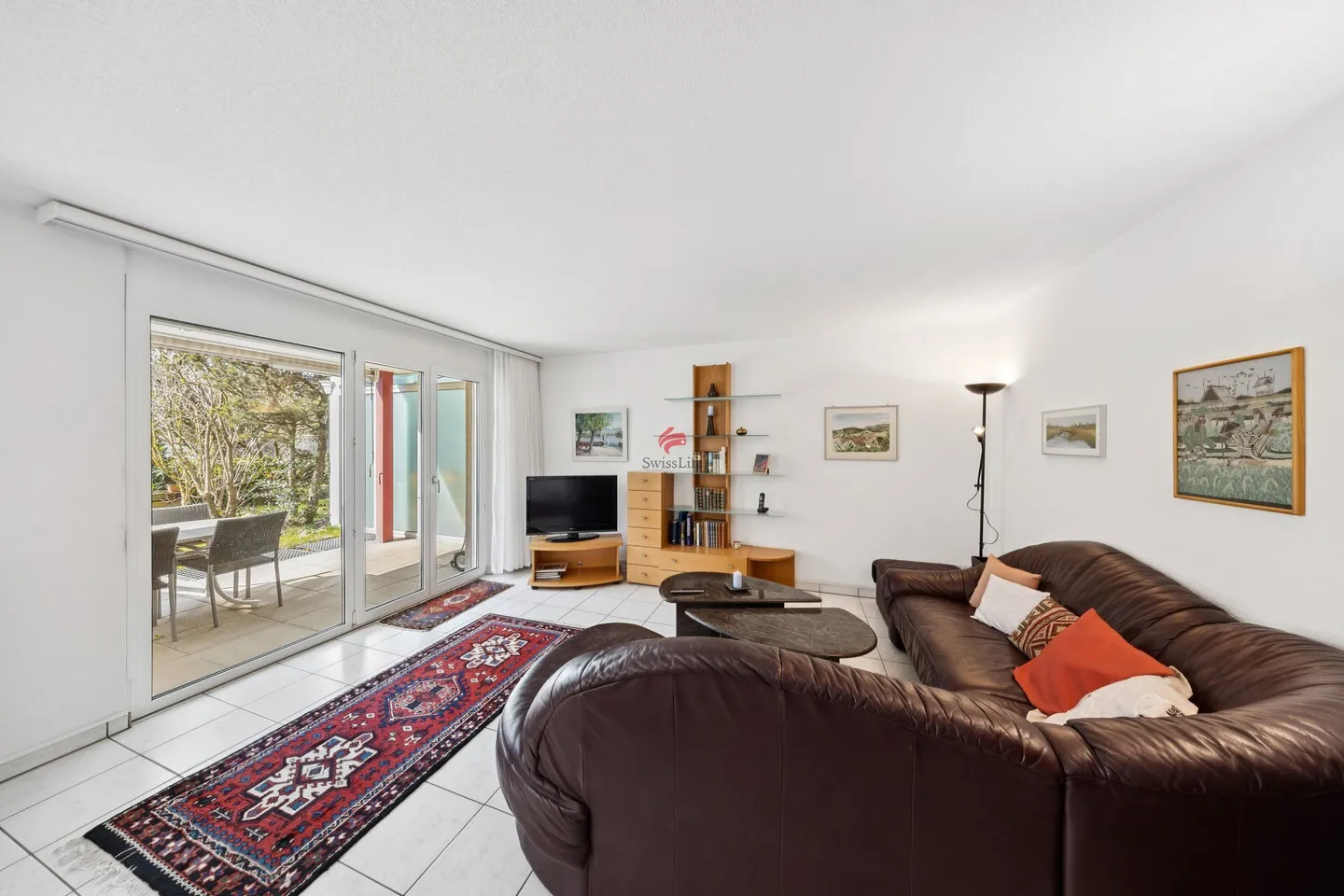 Charming Ground Floor Apartment - Photo 2 of 14