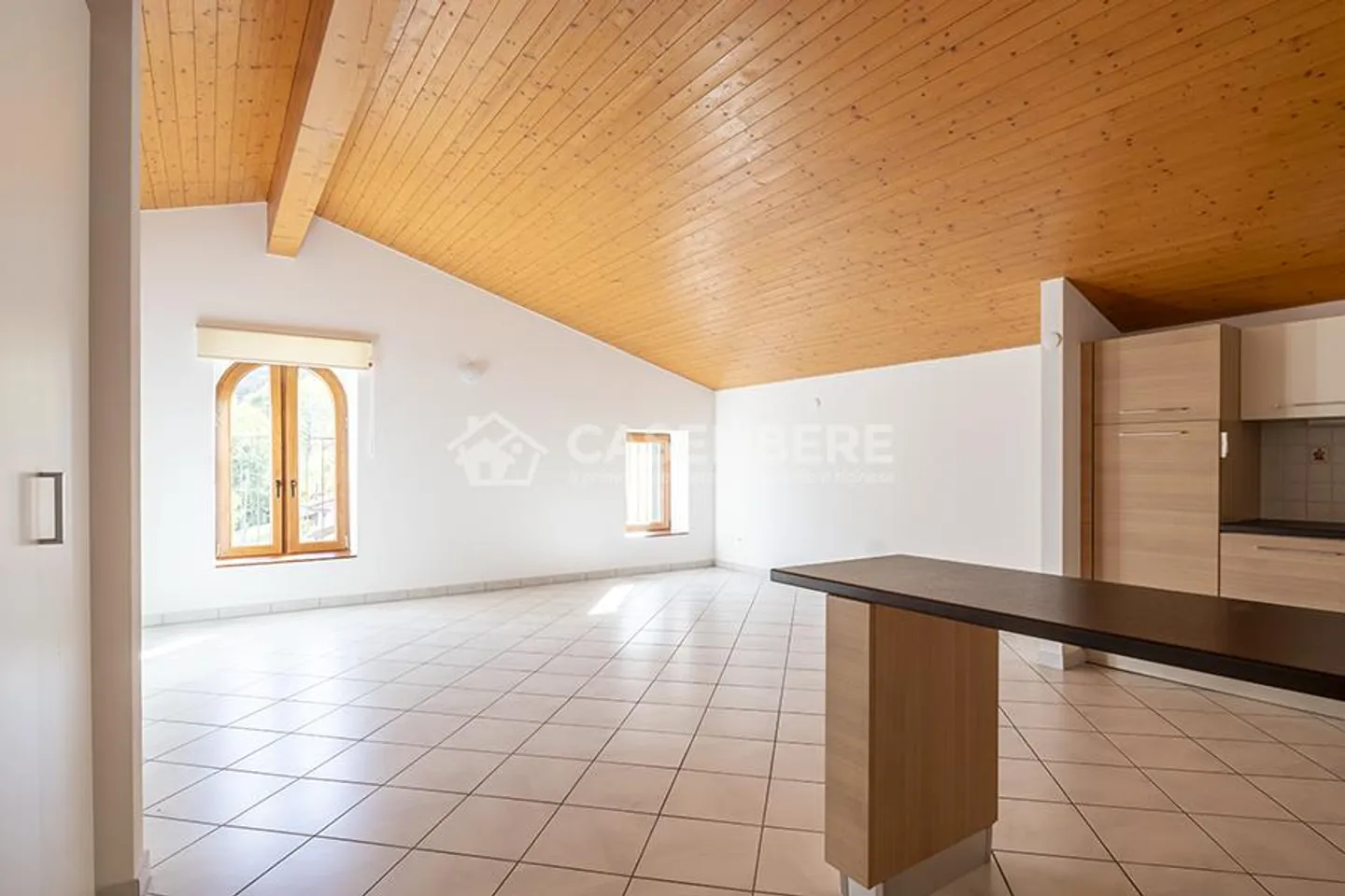 LUMINEUX 3.5 PIÈCES EN MEZZANINE À SIGIRINO - Photo 1 sur 12