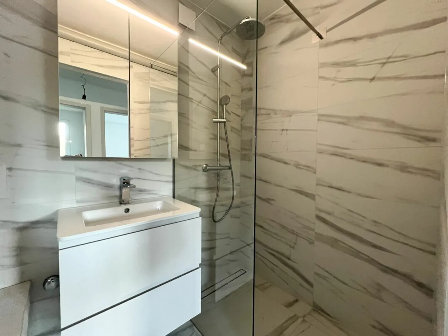 Appartement de 4.5 pièces entièrement rénové - Photo 8 sur 8