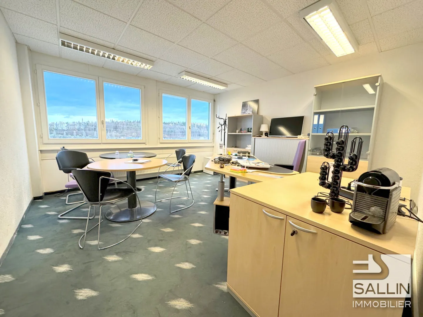 Verwaltungsfläche von ca. 270 m² mit 3 Außenparkplätzen und 2 Innenplätzen. - Foto 6 von 7