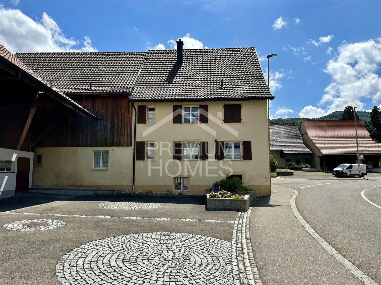 Former farmhouse in the heart of Hofstetten - Photo 1 of 8