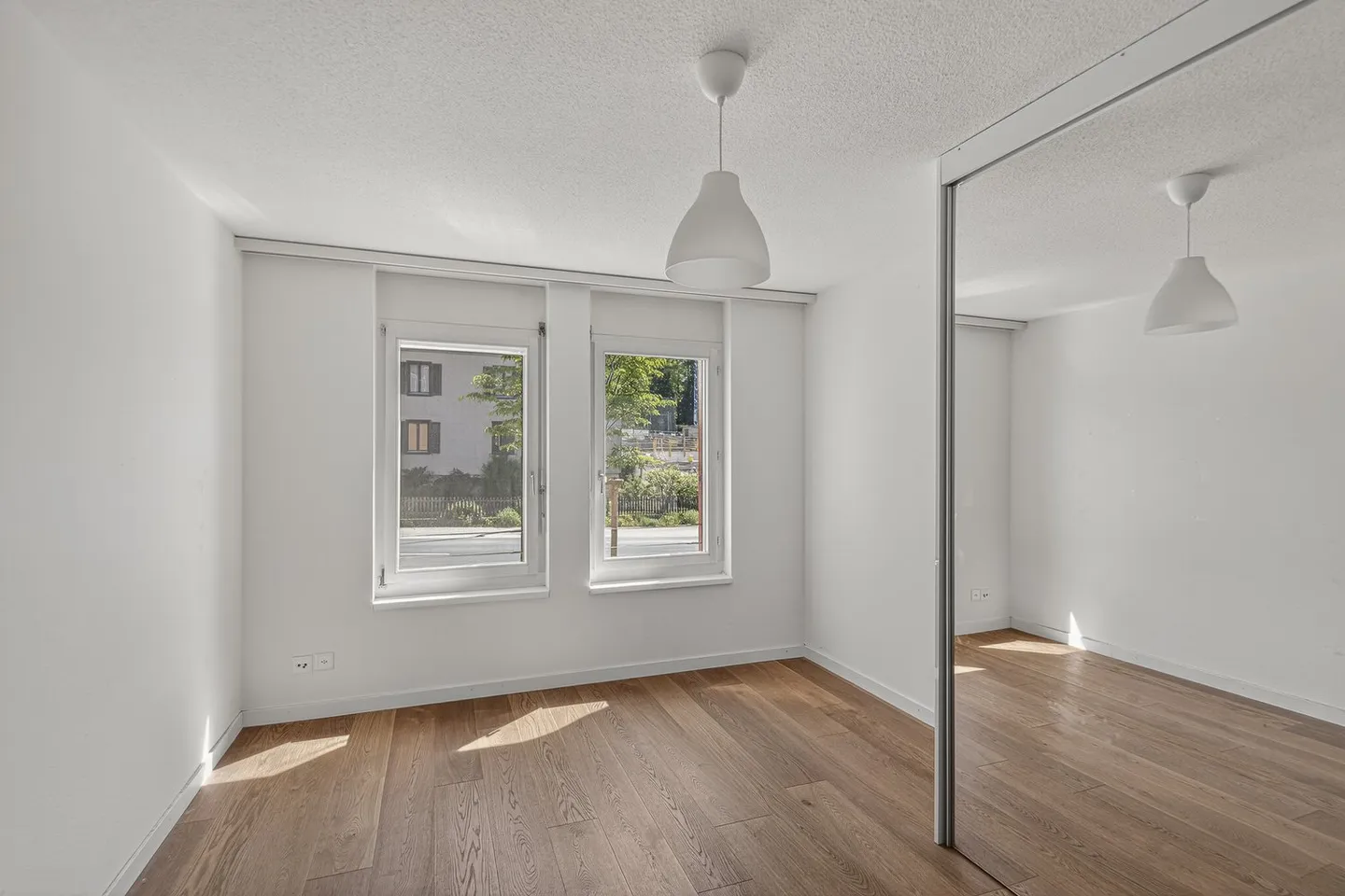 Bright 4-room apartment with balcony and garage in Hünenberg - Photo 6 of 12