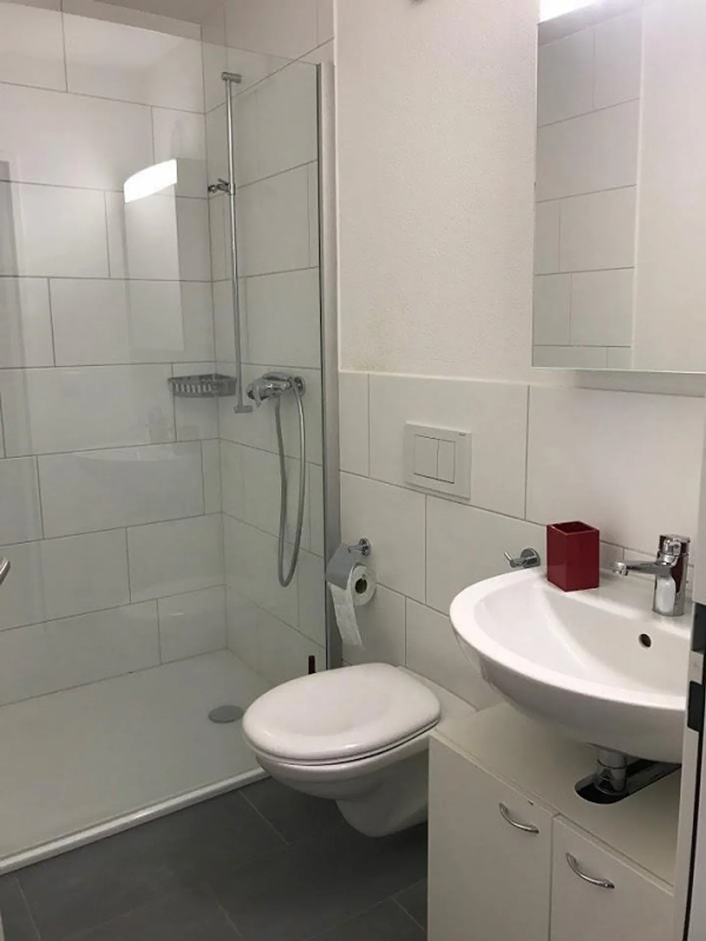 COPIE - Appartement simple entièrement meublé dans un bon emplacement - Photo 5 sur 11