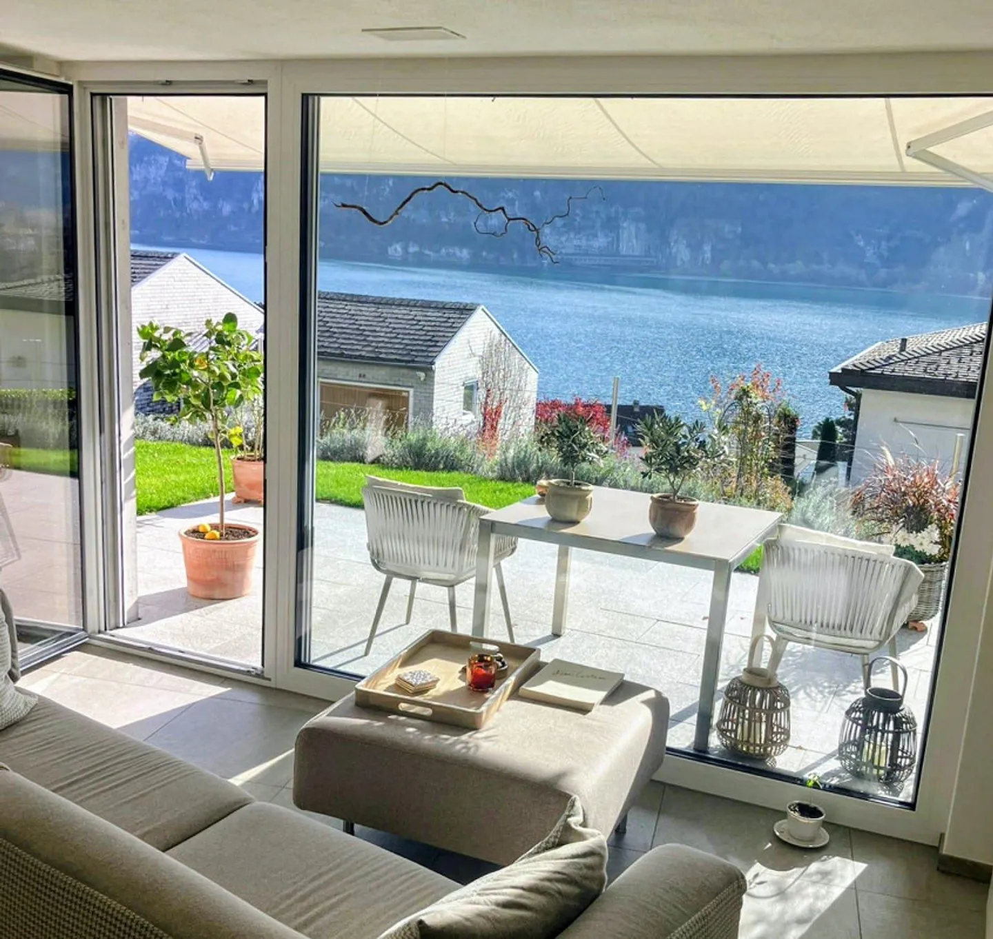 Beautiful 2.5-room apartment with lake view – 50 m², terrace & garden - Photo 5 of 12