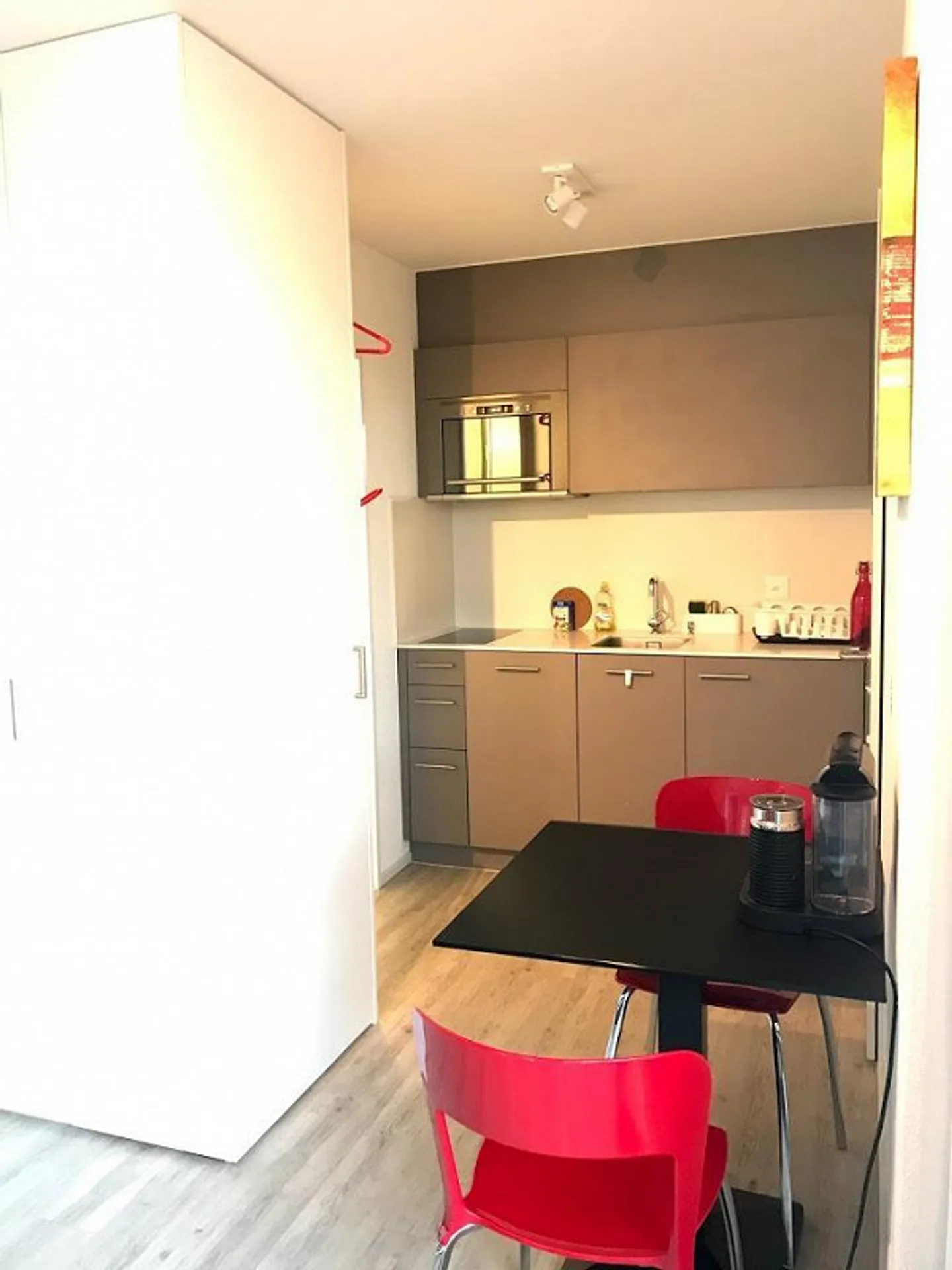 COPIE - Appartement simple entièrement meublé dans un bon emplacement - Photo 7 sur 11