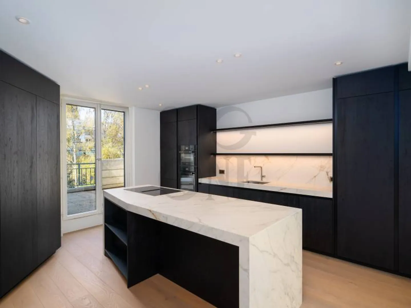 Spacieux appartement entièrement rénové à Champel - Photo 3 sur 12