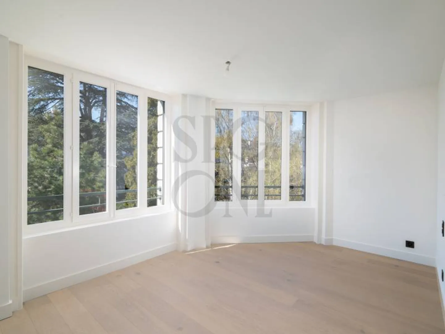 Spacieux appartement entièrement rénové à Champel - Photo 5 sur 12