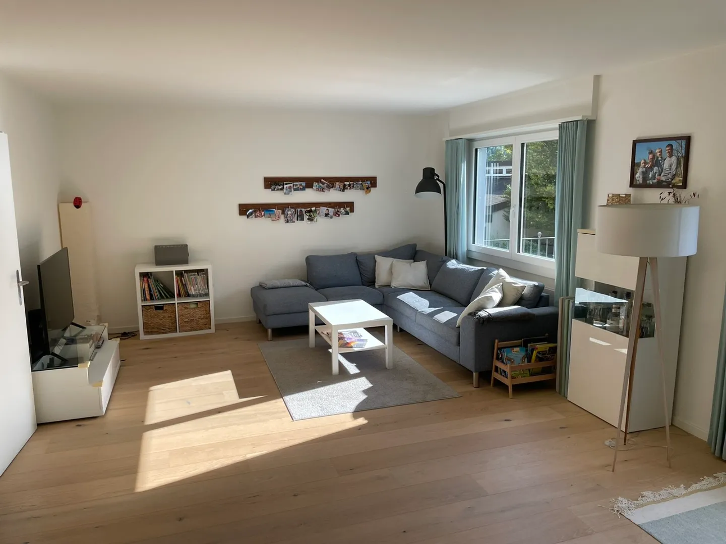 7 Zimmer-Einfamilienhaus mit 1.5 Zimmer-Einliegerwohnung (im Baurecht) - Foto 3 von 14