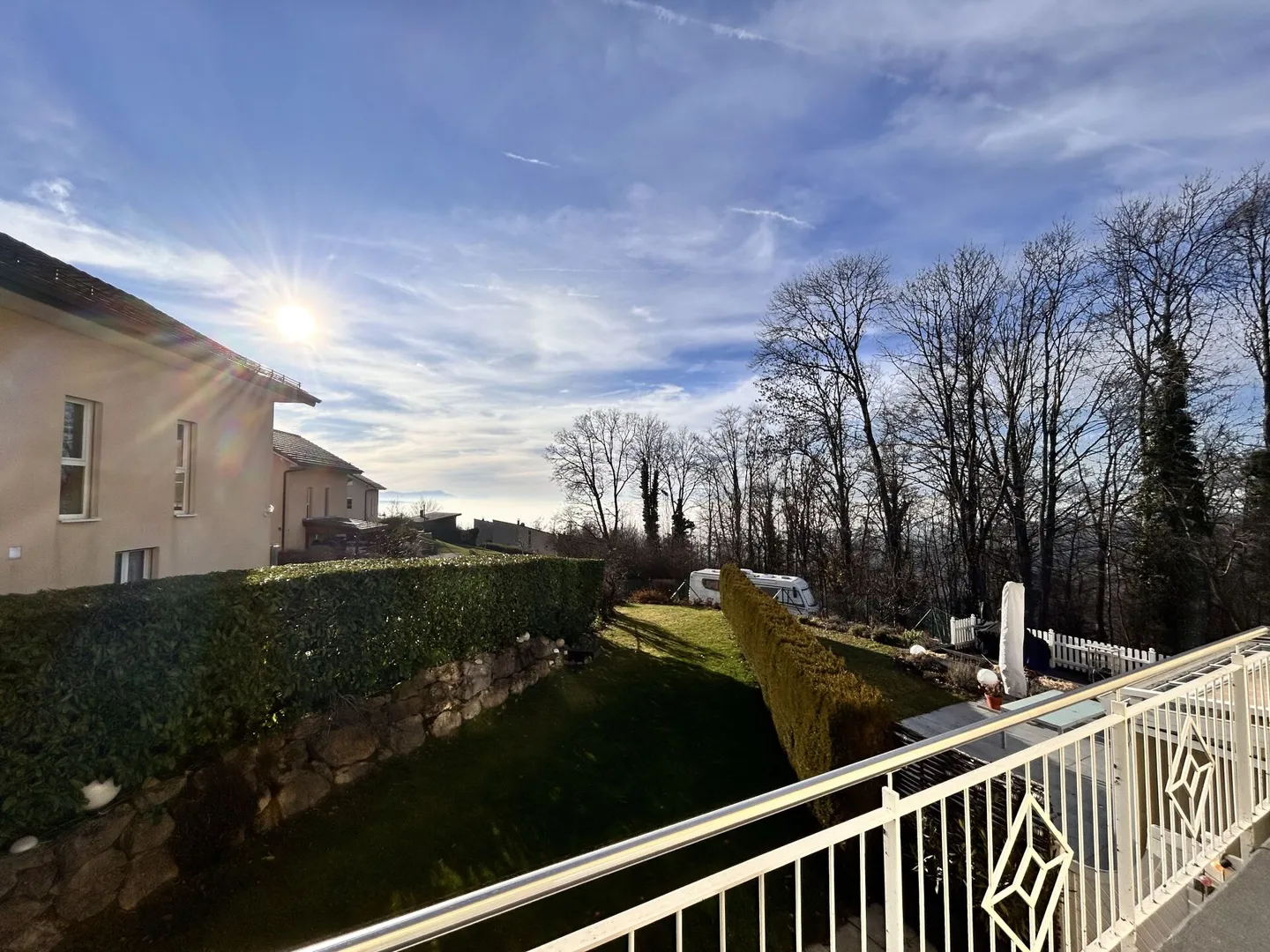 Villa in ruhiger Lage nur wenige Schritte von den Annehmlichkeiten entfernt - Foto 6 von 14