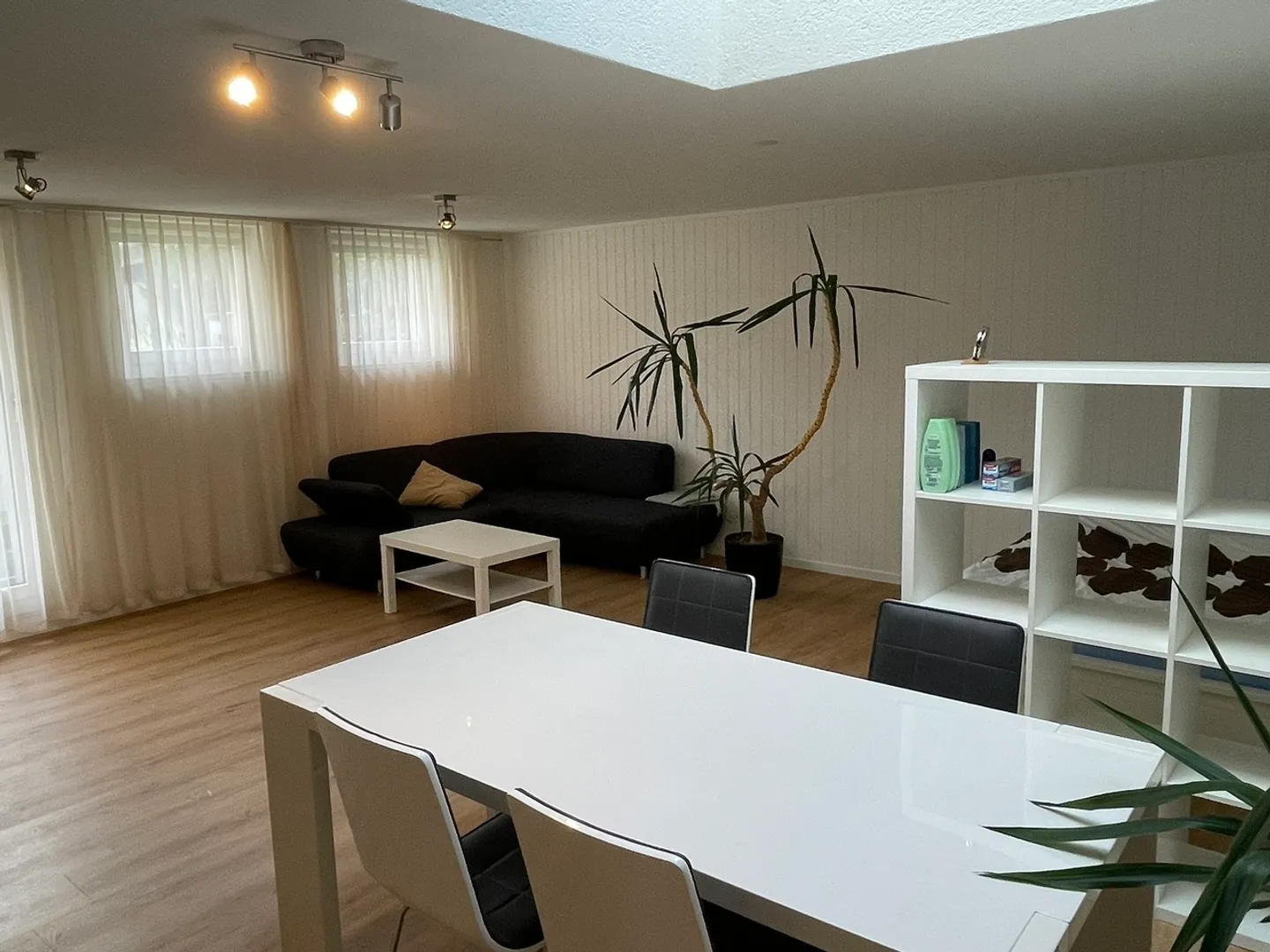 7 Zimmer-Einfamilienhaus mit 1.5 Zimmer-Einliegerwohnung (im Baurecht) - Foto 11 von 14