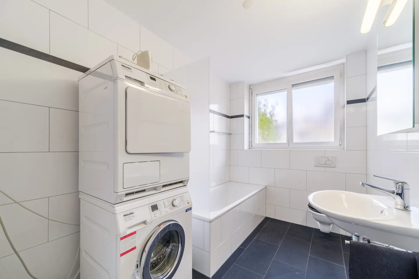 Grosse 5 1/2-Zimmer-Wohnung mit eigenem Garten - Photo 11 of 13