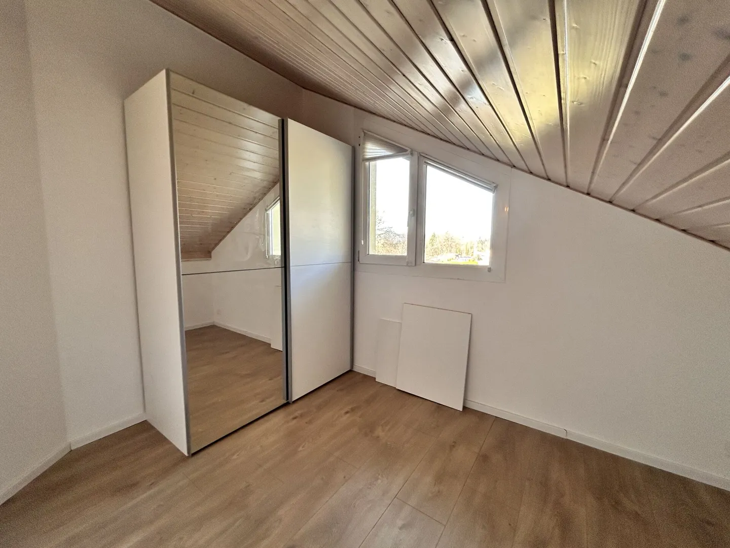 Villa in ruhiger Lage nur wenige Schritte von den Annehmlichkeiten entfernt - Foto 11 von 14