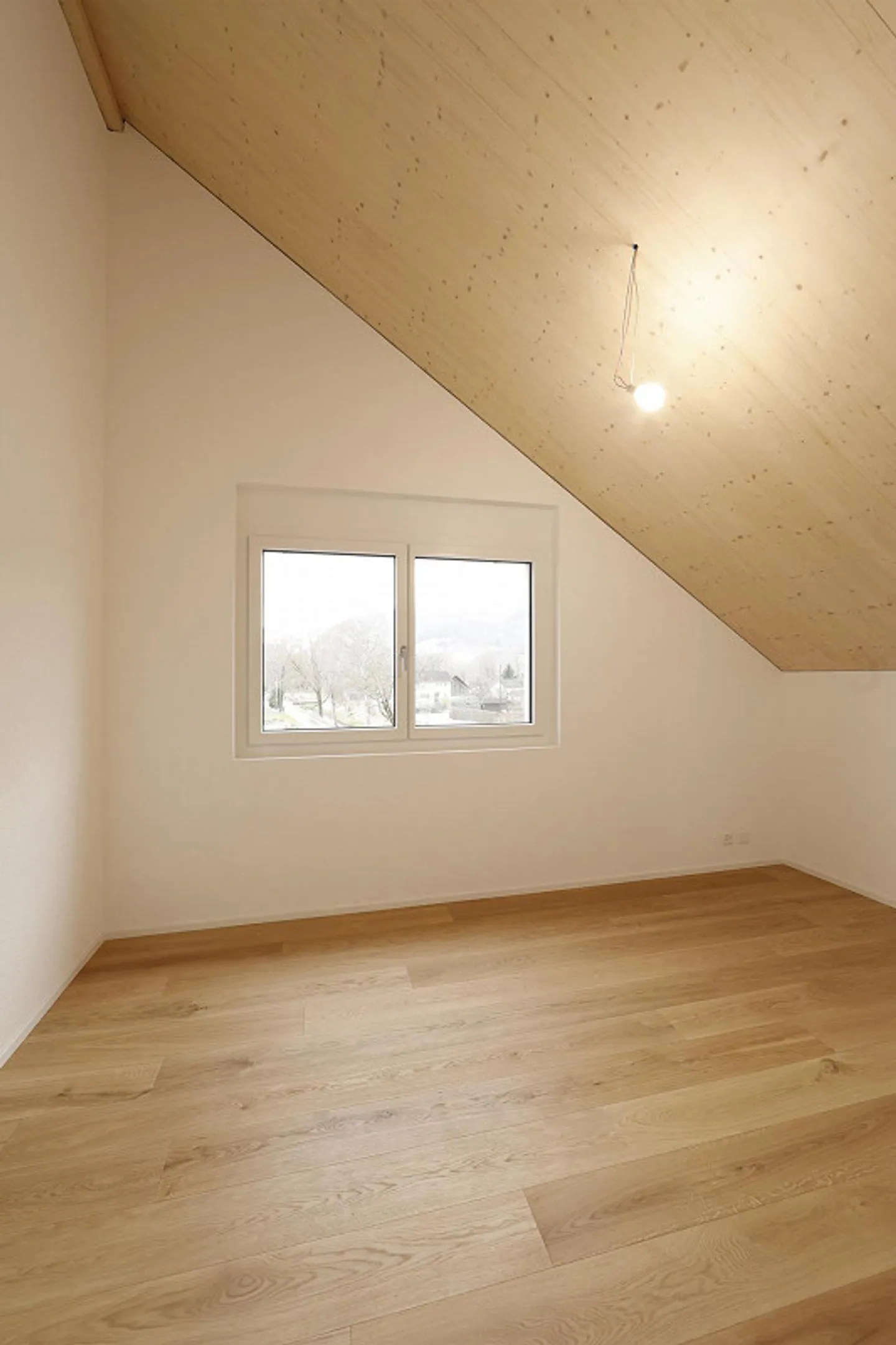 Spacious 4.5 Room Penthouse Apartment with Ownership Standard - Photo 8 of 12