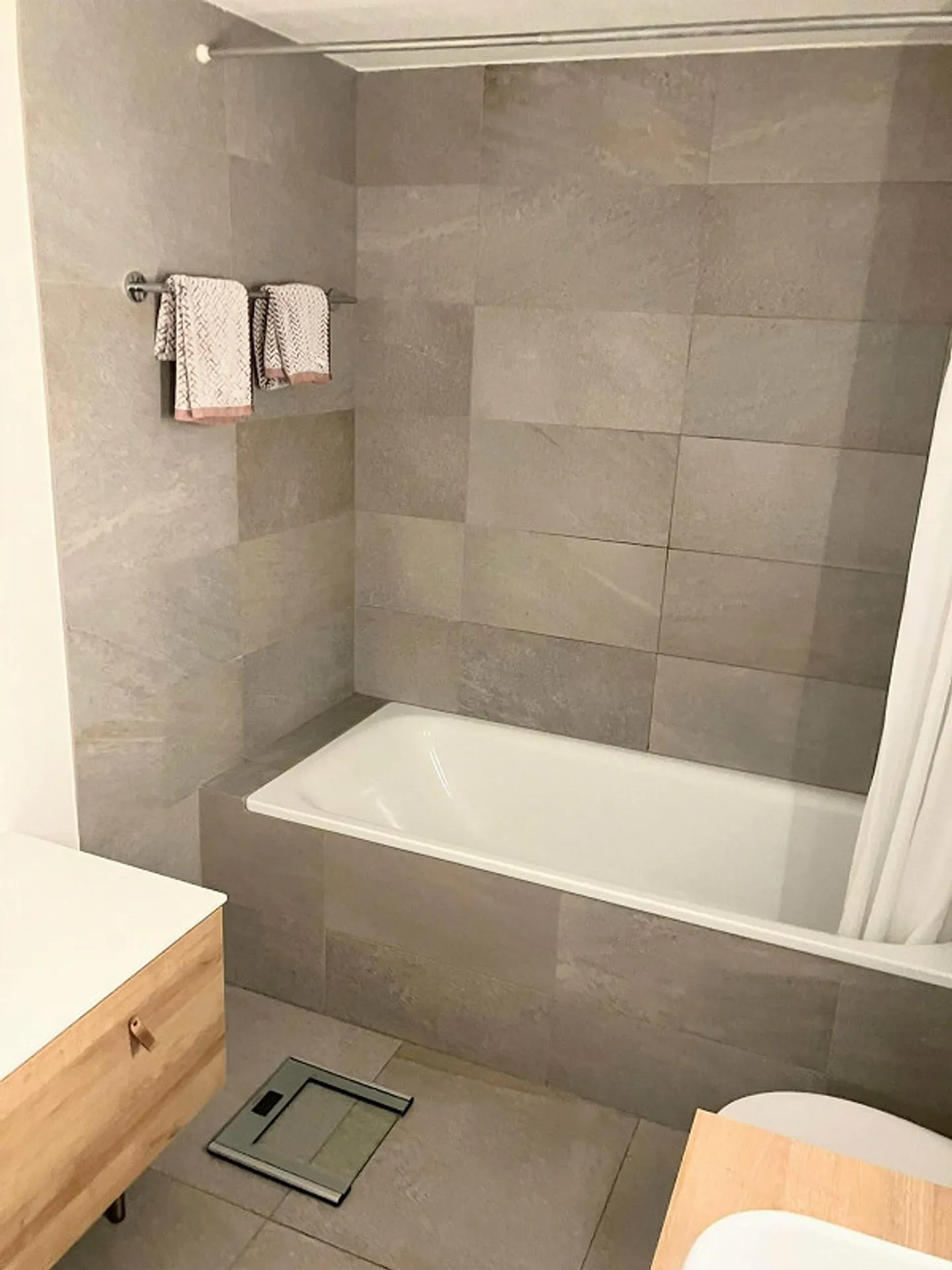 Beautiful 2.5-room apartment with lake view – 50 m², terrace & garden - Photo 12 of 12