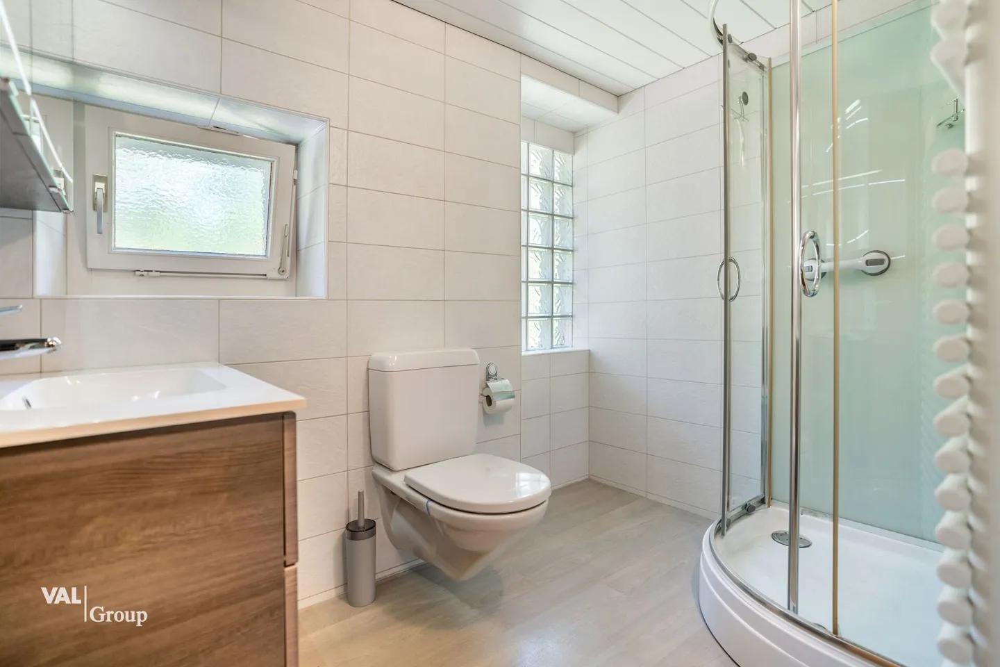 Two-family house with large grounds and outbuildings in the midst of nature above Visp - Photo 11 of 20