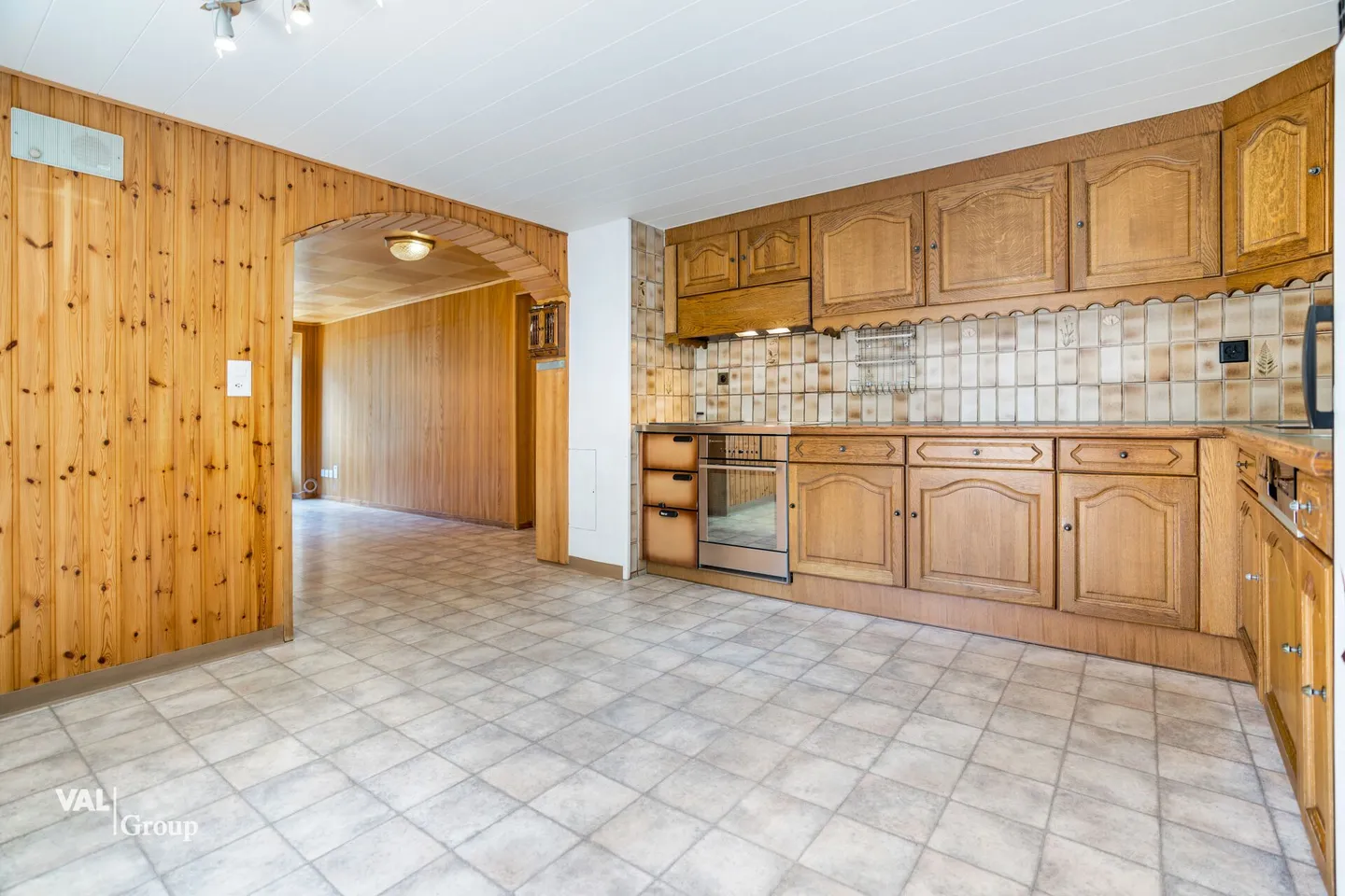 Two-family house with large grounds and outbuildings in the midst of nature above Visp - Photo 8 of 20