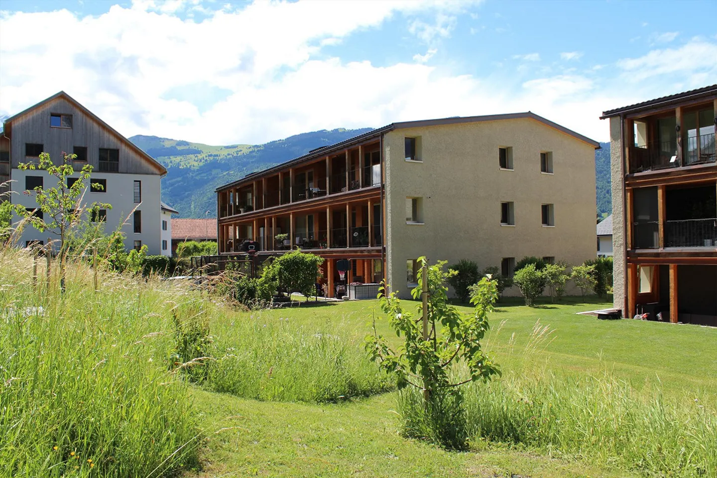 Naturnah und Neuwertig - Grosszügige 5.5 Zimmer Wohnung mit Weitblick - Foto 1 di 12