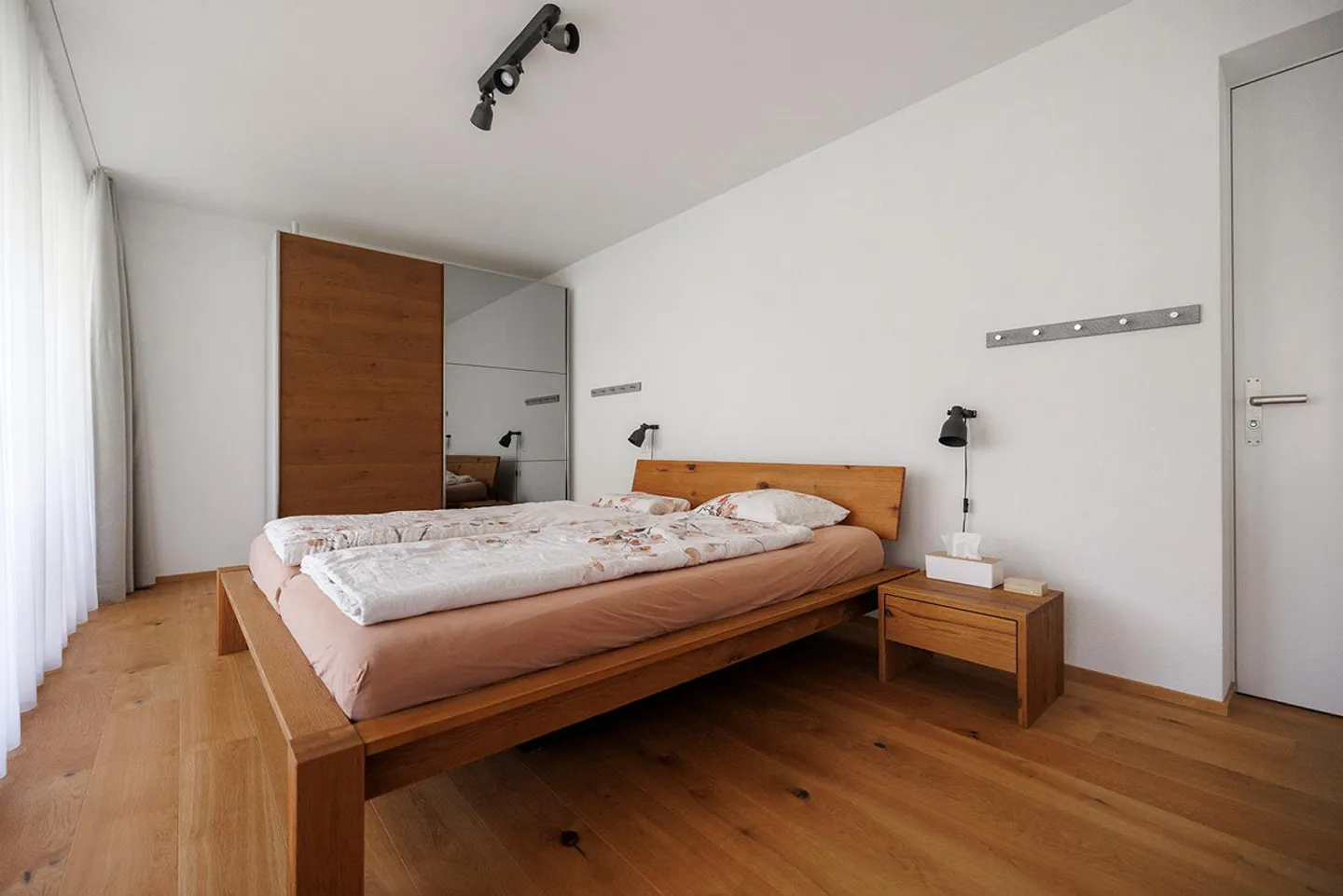 Naturnah und Neuwertig - Grosszügige 5.5 Zimmer Wohnung mit Weitblick - Foto 5 di 12