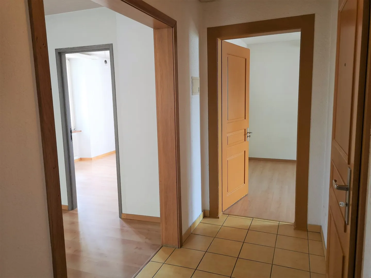 Edificio completamente affittato con 3 appartamenti e riserva di terreno edificabile - Foto 10 di 17