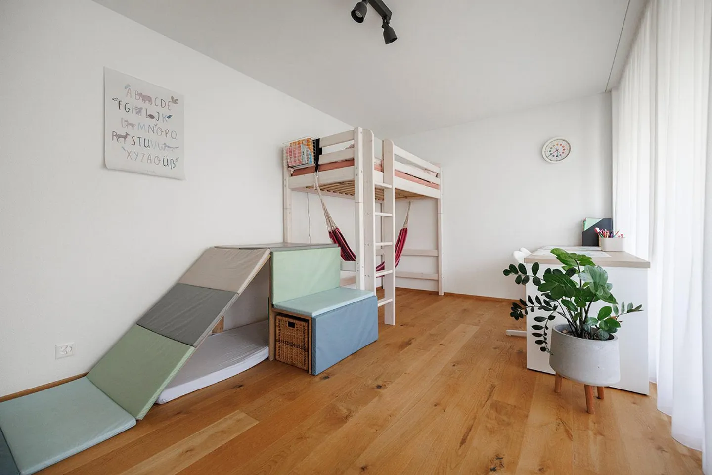 Naturnah und Neuwertig - Grosszügige 5.5 Zimmer Wohnung mit Weitblick - Foto 7 di 12