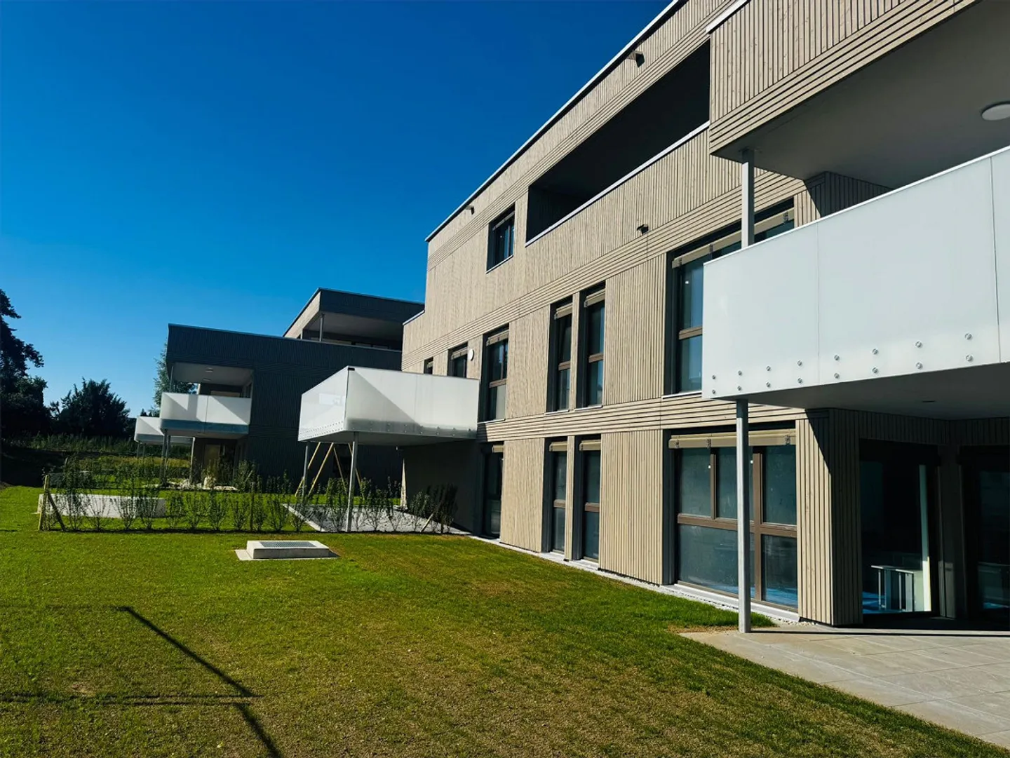 Ampio appartamento di 4,5 stanze di nuova costruzione in una posizione tranquilla a Erlen - Foto 5 di 9