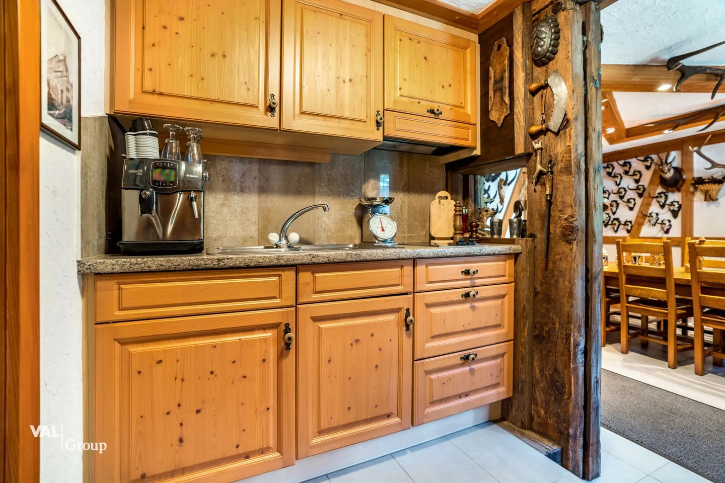 Two-family house with large grounds and outbuildings in the midst of nature above Visp - Photo 16 of 20