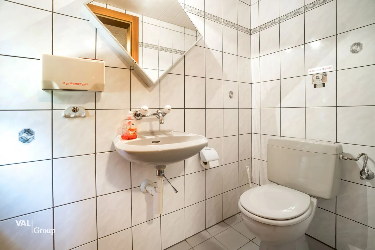 Two-family house with large grounds and outbuildings in the midst of nature above Visp - Photo 18 of 20