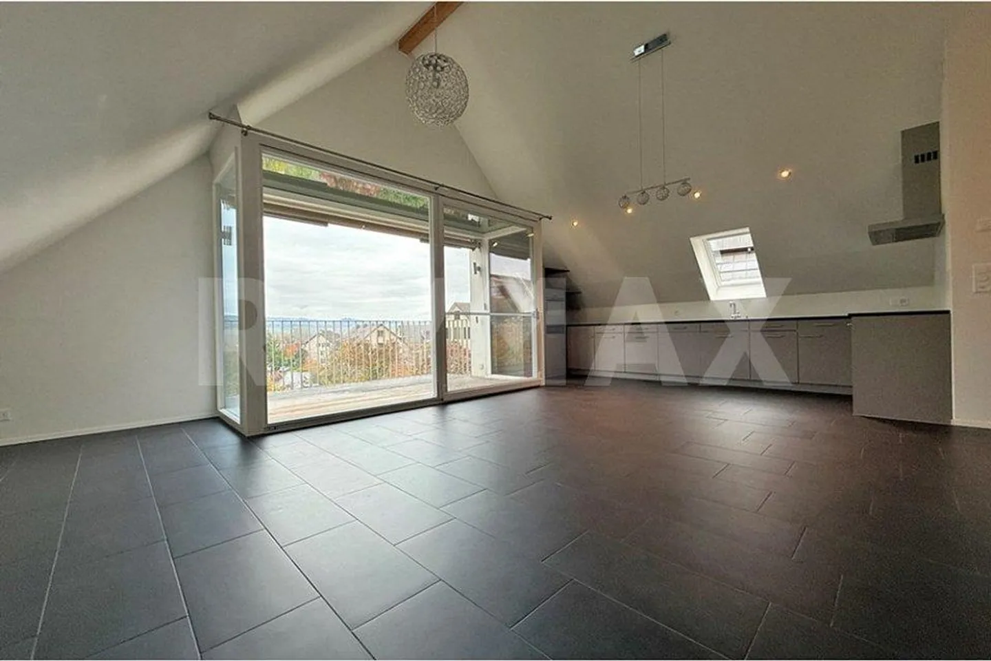 Appartement mansardé moderne de 5.5 pièces - Photo 10 sur 11
