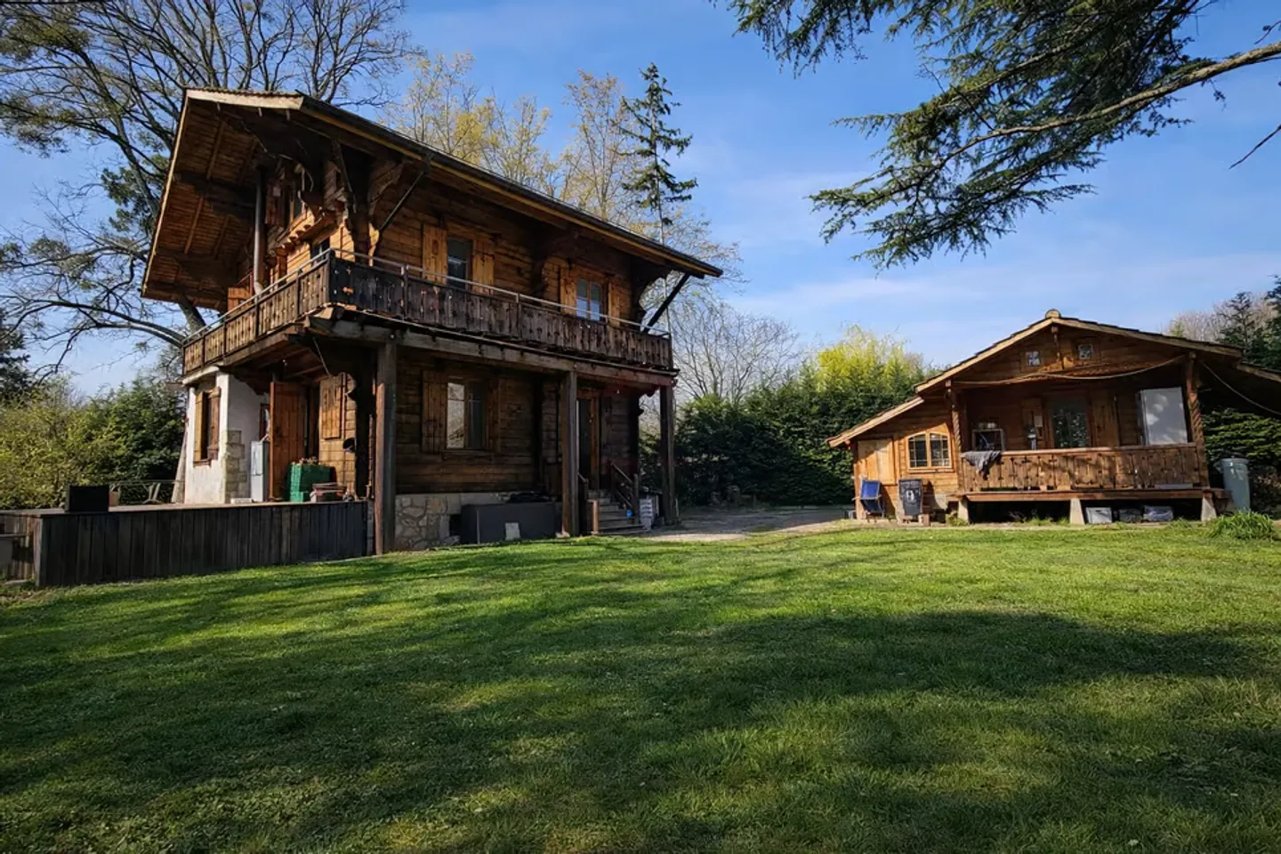 Chalet rénové avec élégance - Photo 2 sur 13