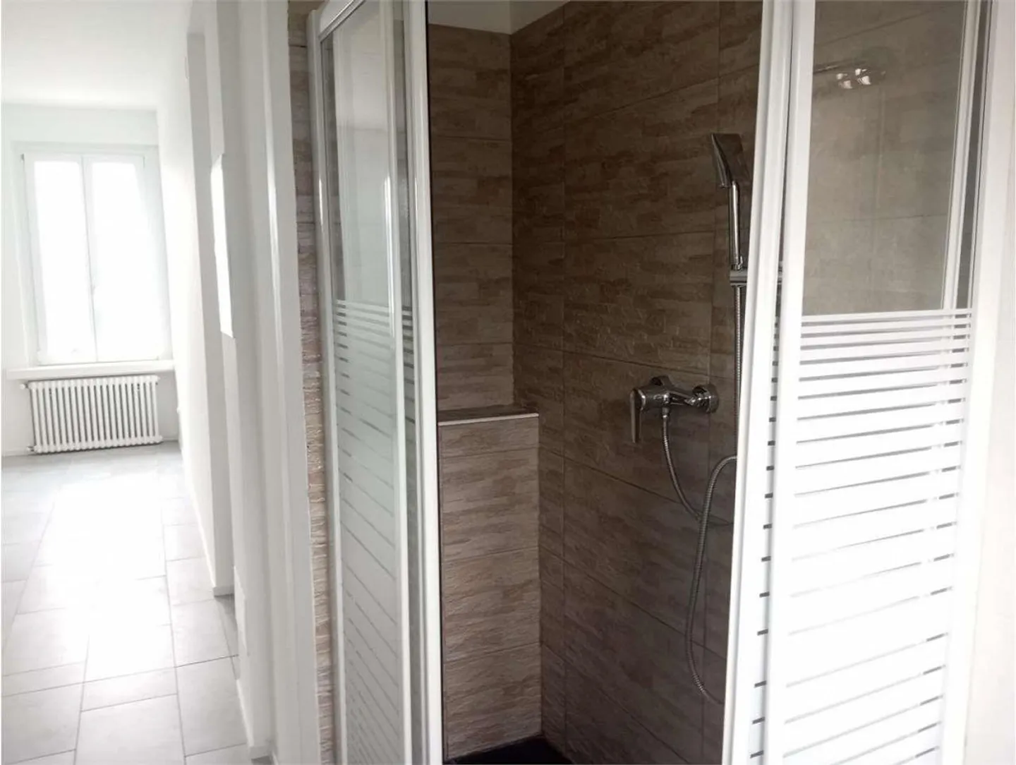 Modern 3.5 Room Apartment in Morbio Inferiore - Photo 7 of 10