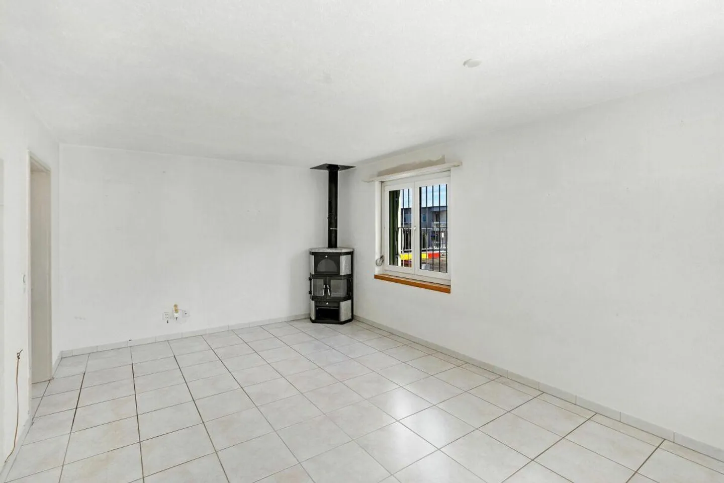 Charmante appartement de jardin 3.5 pièces dans un endroit calme - Photo 3 sur 6