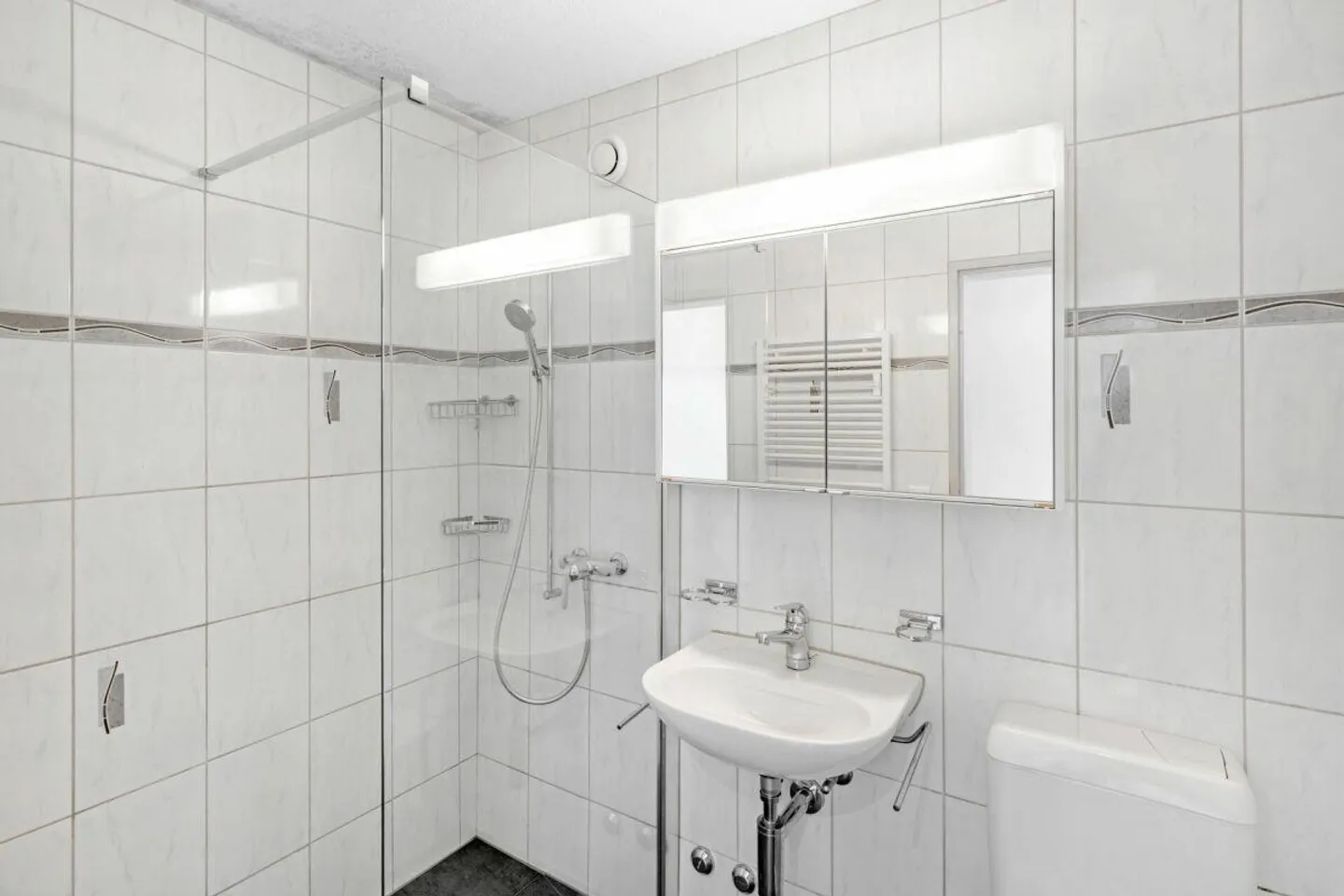 Charmante appartement de jardin 3.5 pièces dans un endroit calme - Photo 4 sur 6