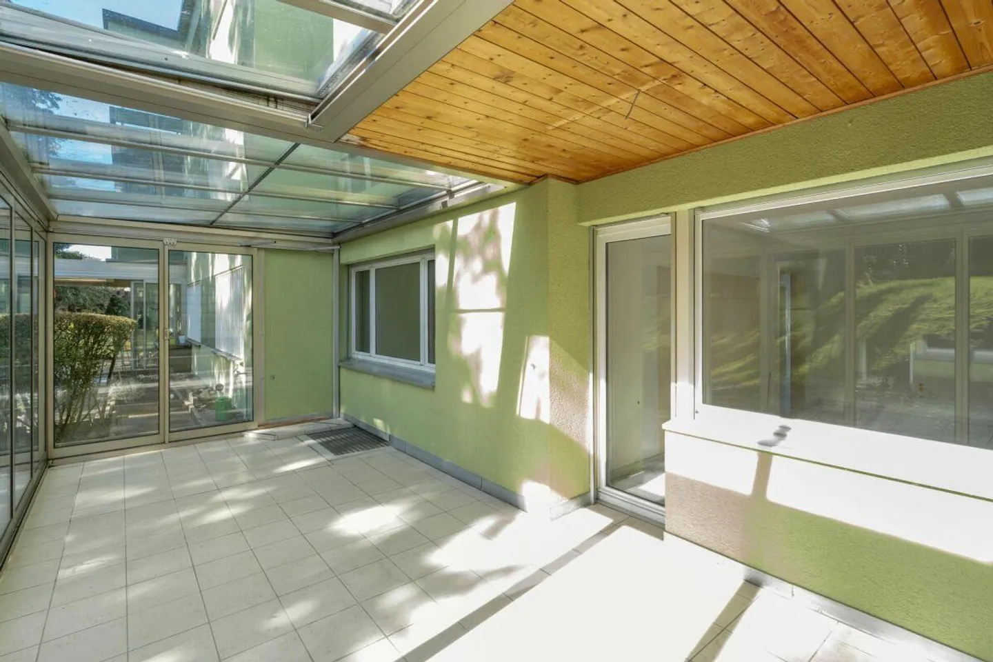 Charmante appartement de jardin 3.5 pièces dans un endroit calme - Photo 5 sur 6