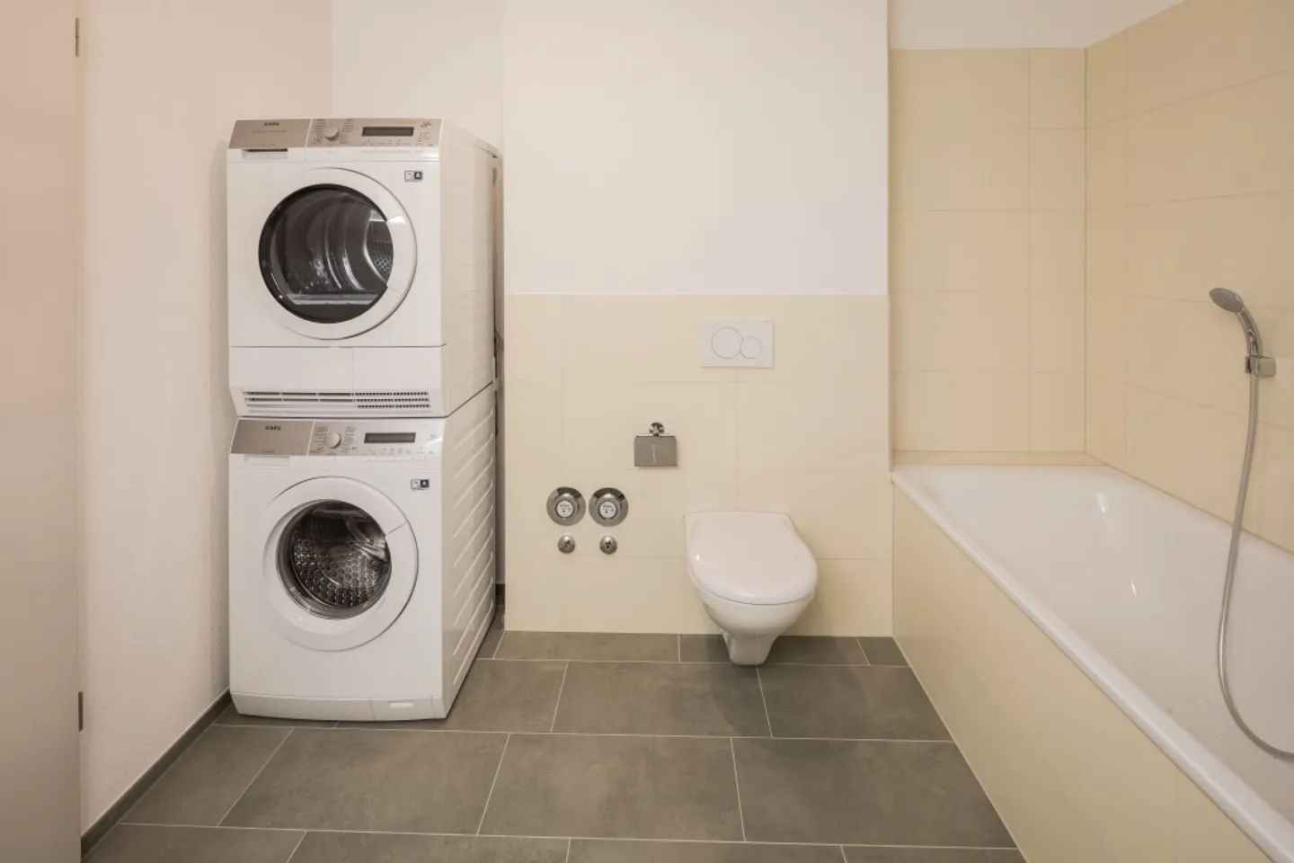 Ampio appartamento di 3,5 locali in standard di proprietà - Foto 8 di 10