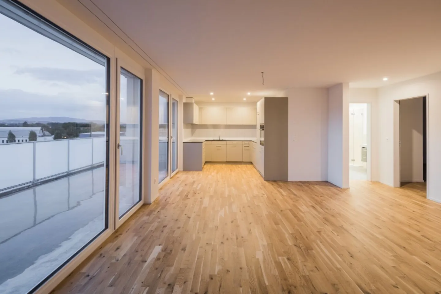 Ampio appartamento di 3,5 locali in standard di proprietà - Foto 2 di 10