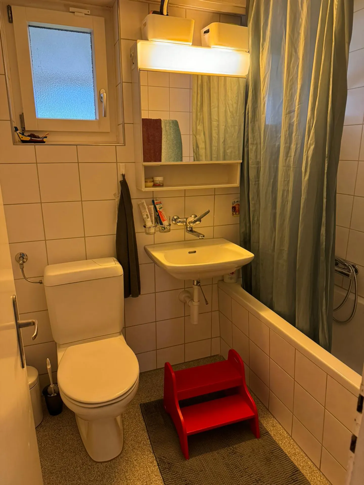befristete 6-Zimmer-Wohnung mit schönem Garten - Foto 7 di 8