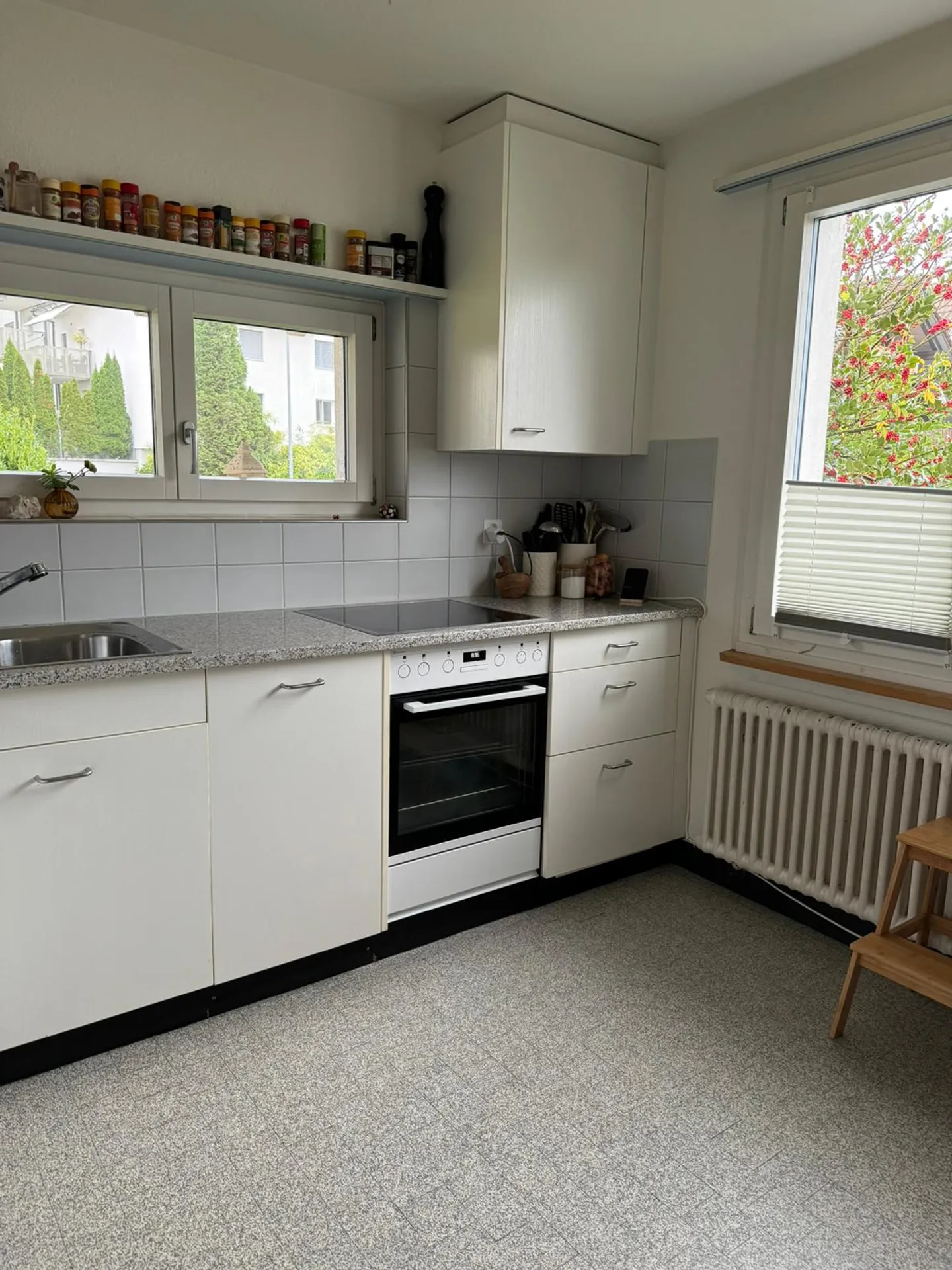befristete 6-Zimmer-Wohnung mit schönem Garten - Foto 5 di 8
