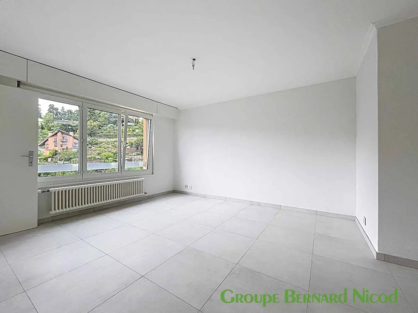 Studio rénové au 7ème étage - Vaudrès 7 - Photo 2 sur 7