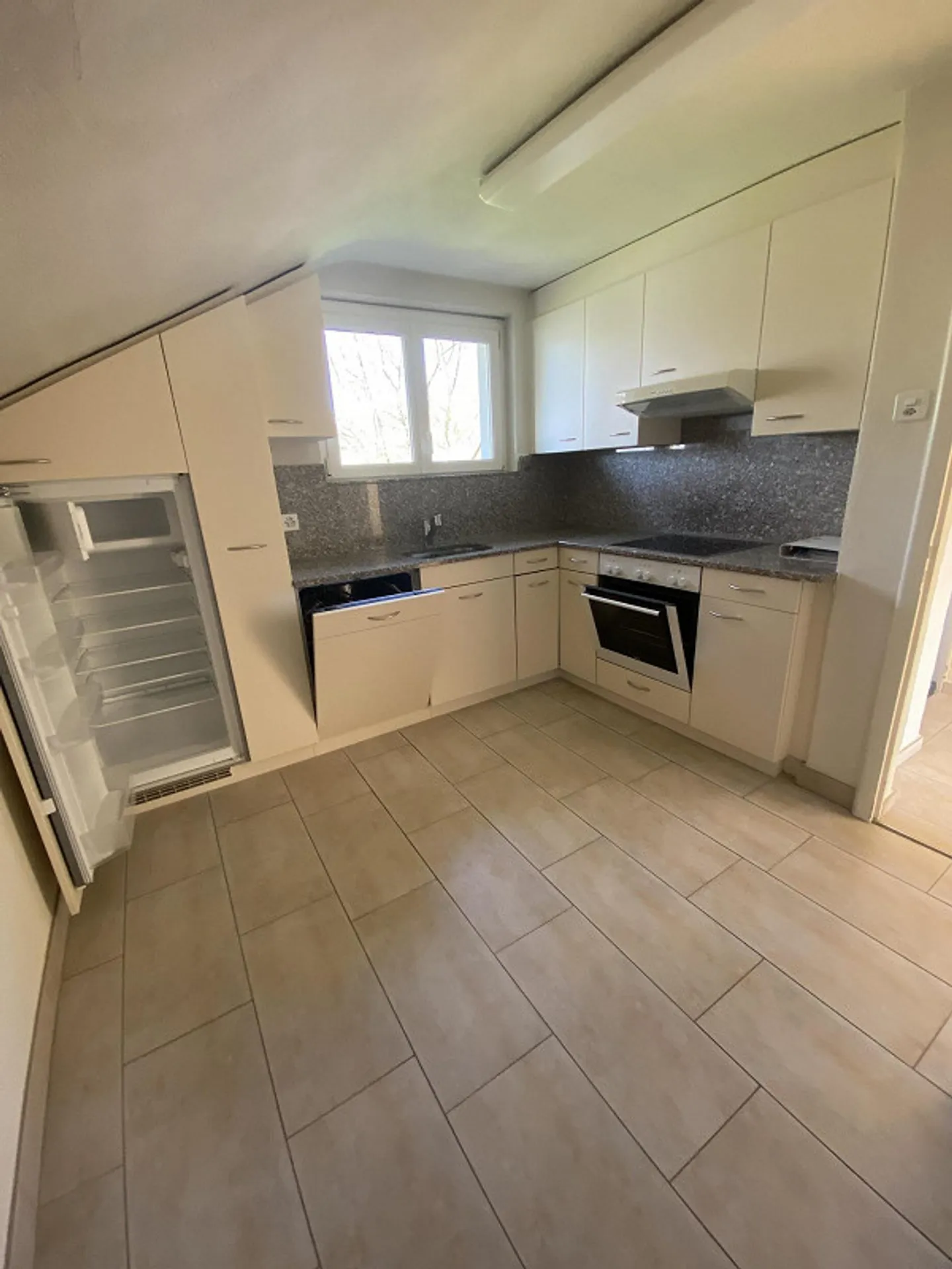 Appartamento 3½ locali con ripostiglio al 2° piano - Foto 2 di 9