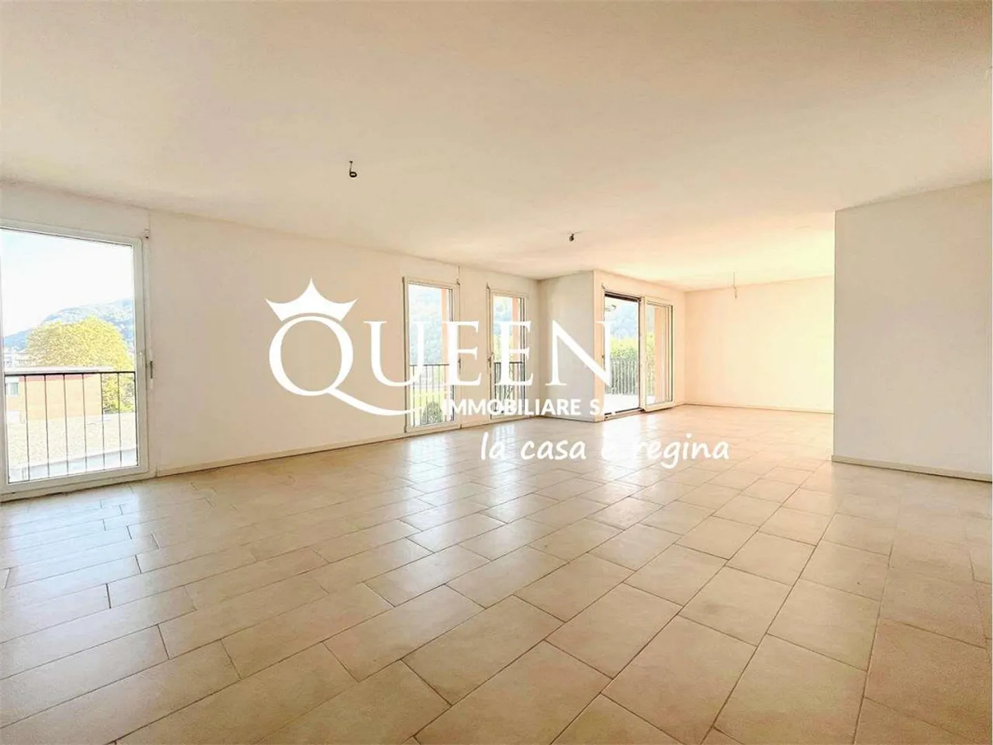 Chiasso: Penthouse with 4.5 rooms, 140 m², balconies, unobstructed view and garden - Photo 5 of 13
